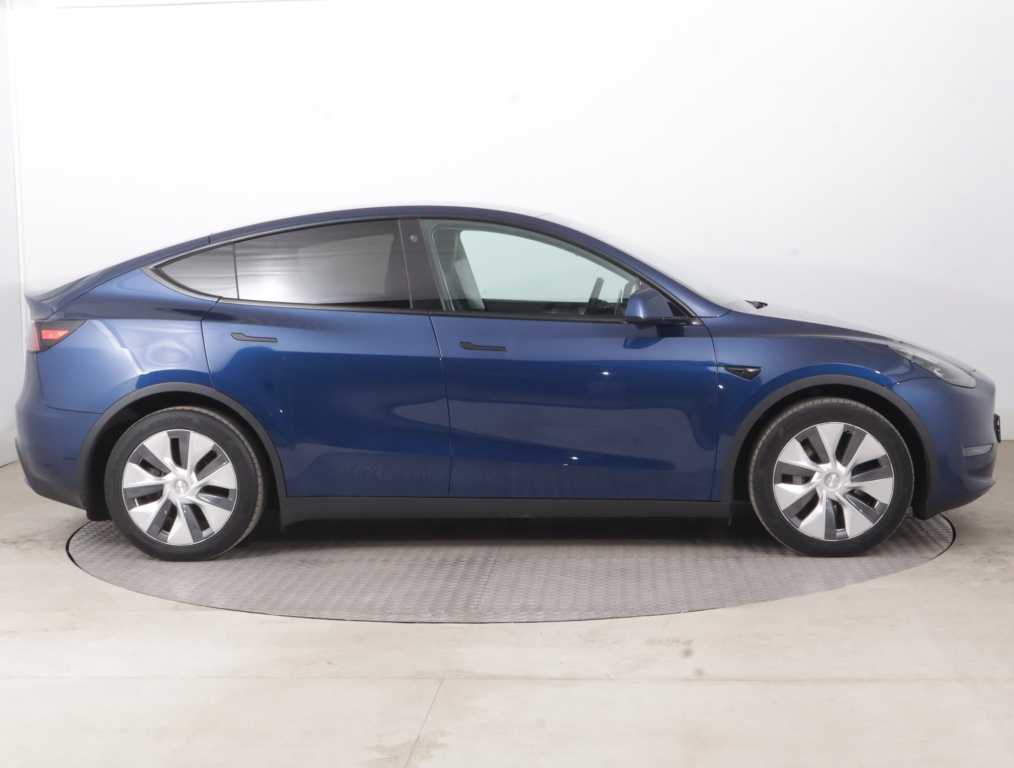 Tesla Model Y 4x4 2023 8