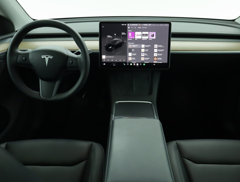 Tesla Model Y 4x4 2023 9