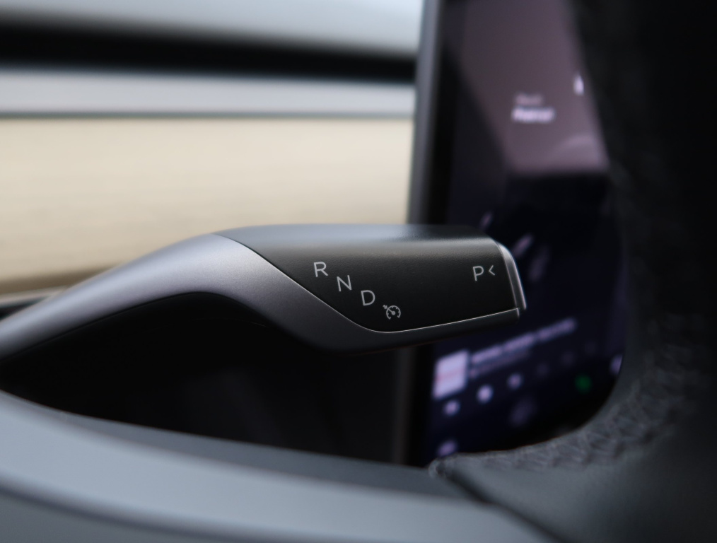 Tesla Model Y 2023 15