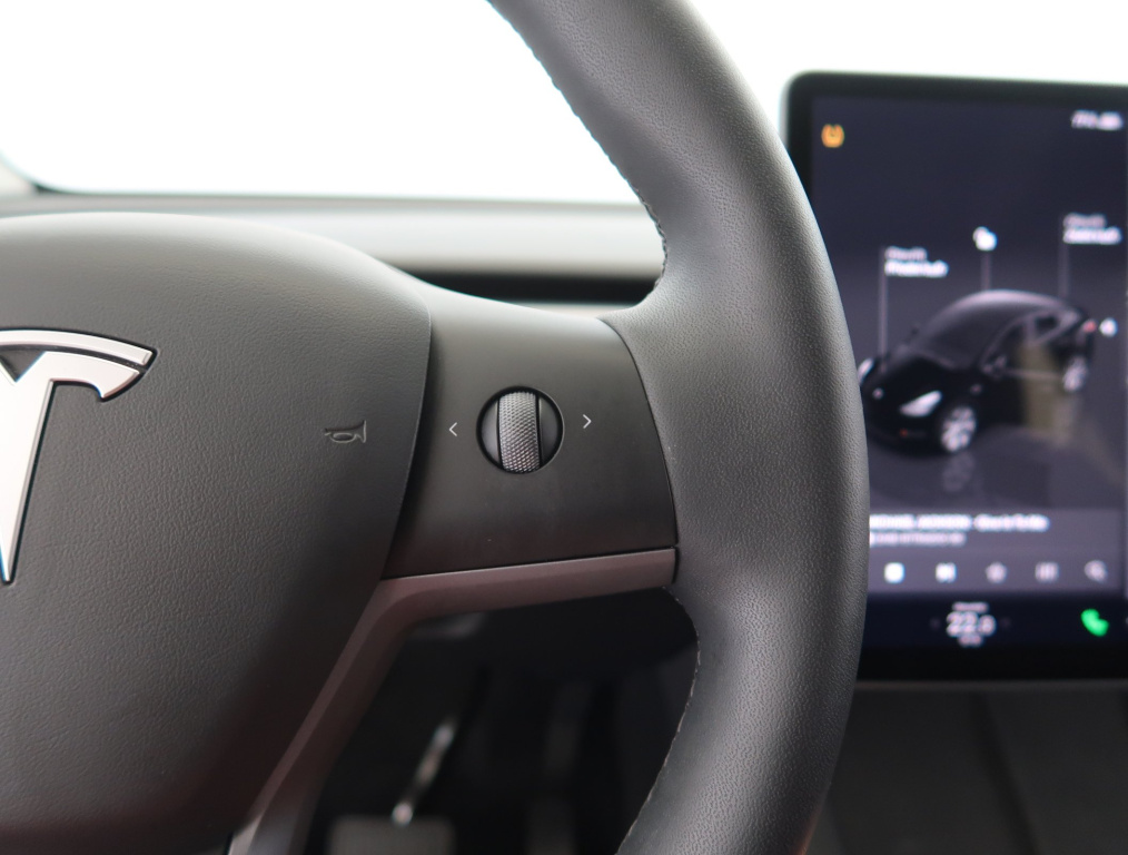 Tesla Model Y 2023 19