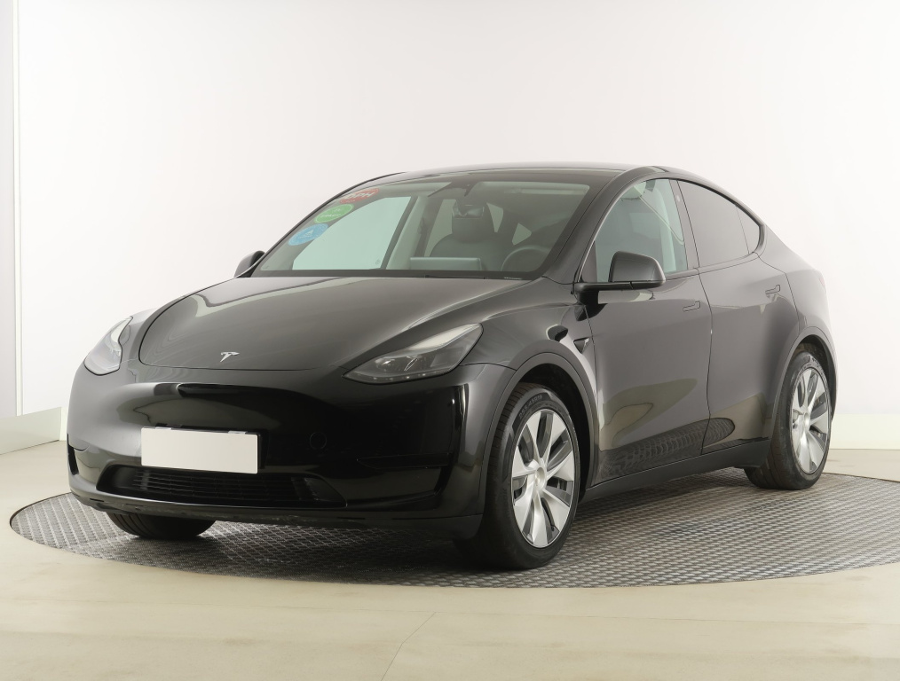 Tesla Model Y 2023 3