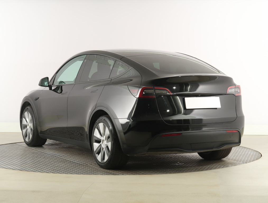 Tesla Model Y 2023 5