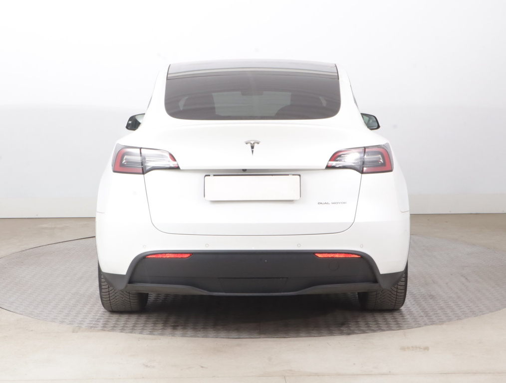 Tesla Model Y 4x4 2022 6