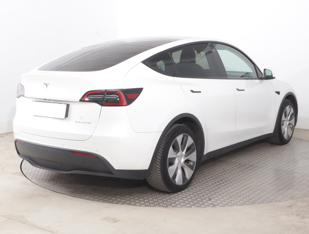 Tesla Model Y 4x4 2022 7