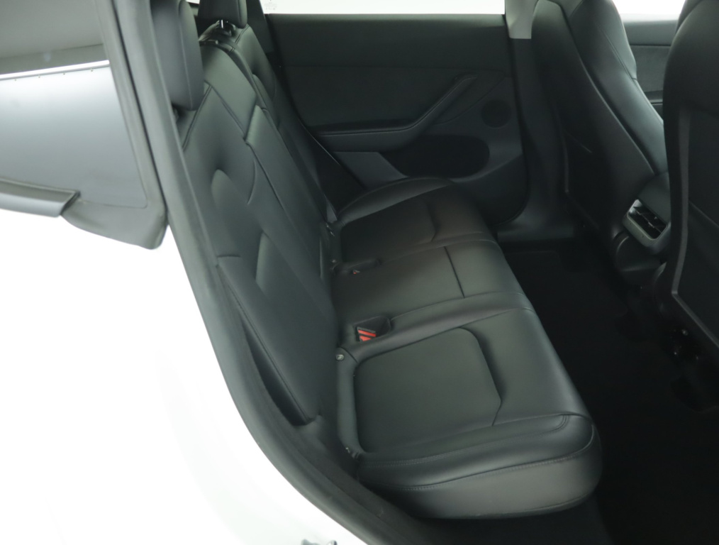 Tesla Model Y 4x4 2022 11
