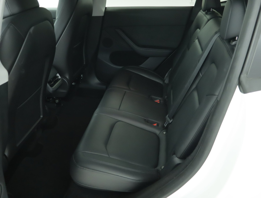 Tesla Model Y 4x4 2022 12