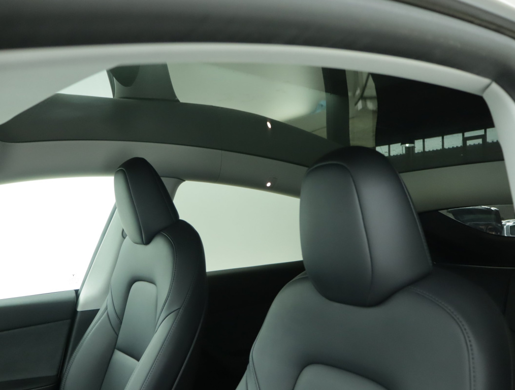 Tesla Model Y 4x4 2022 18