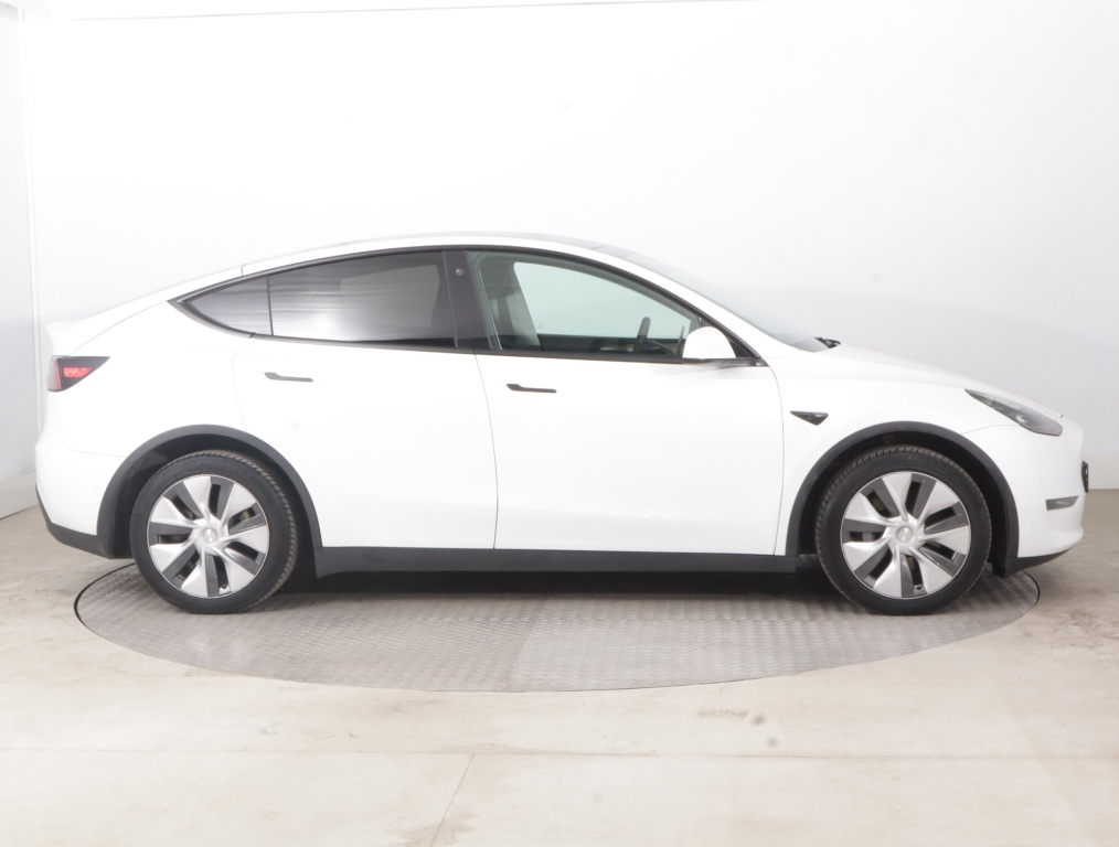 Tesla Model Y 4x4 2022 8