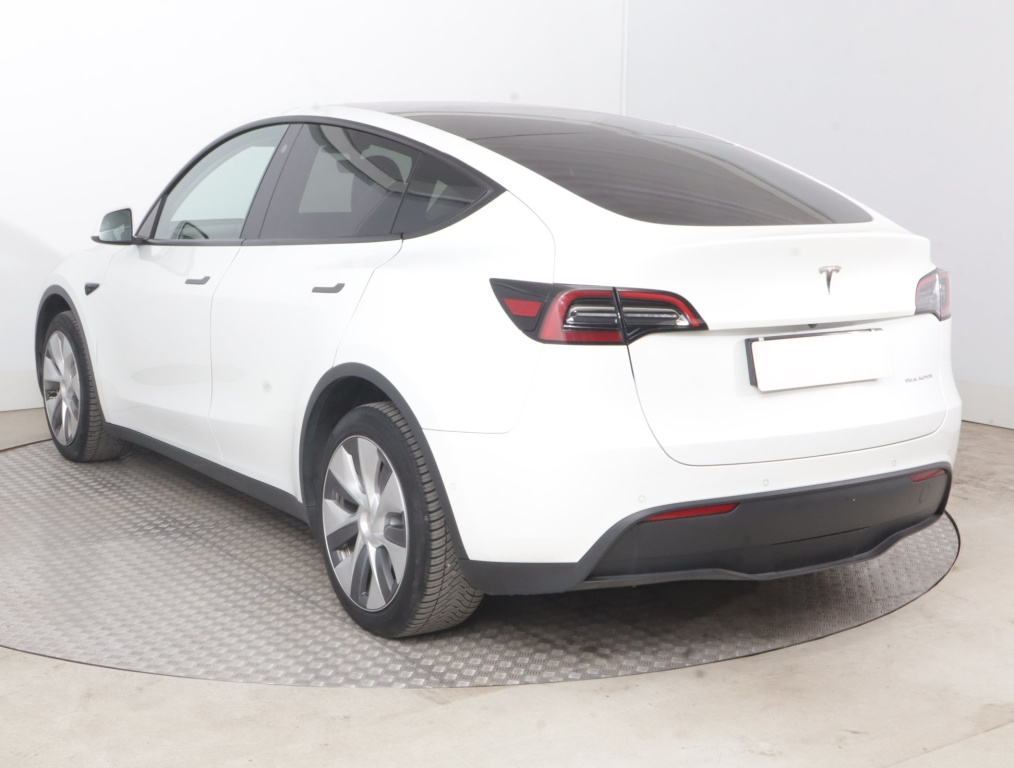 Tesla Model Y 4x4 2022 5