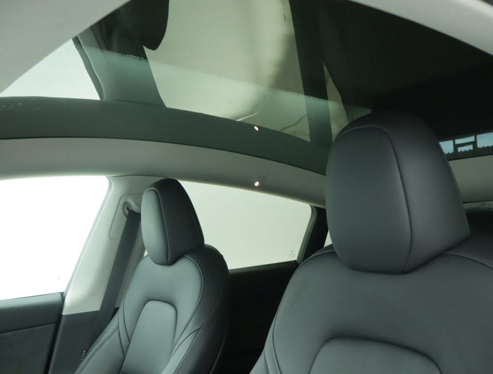 Tesla Model Y 4x4 2023 22