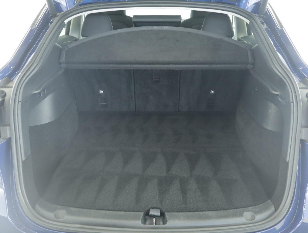 Tesla Model Y 4x4 2023 17