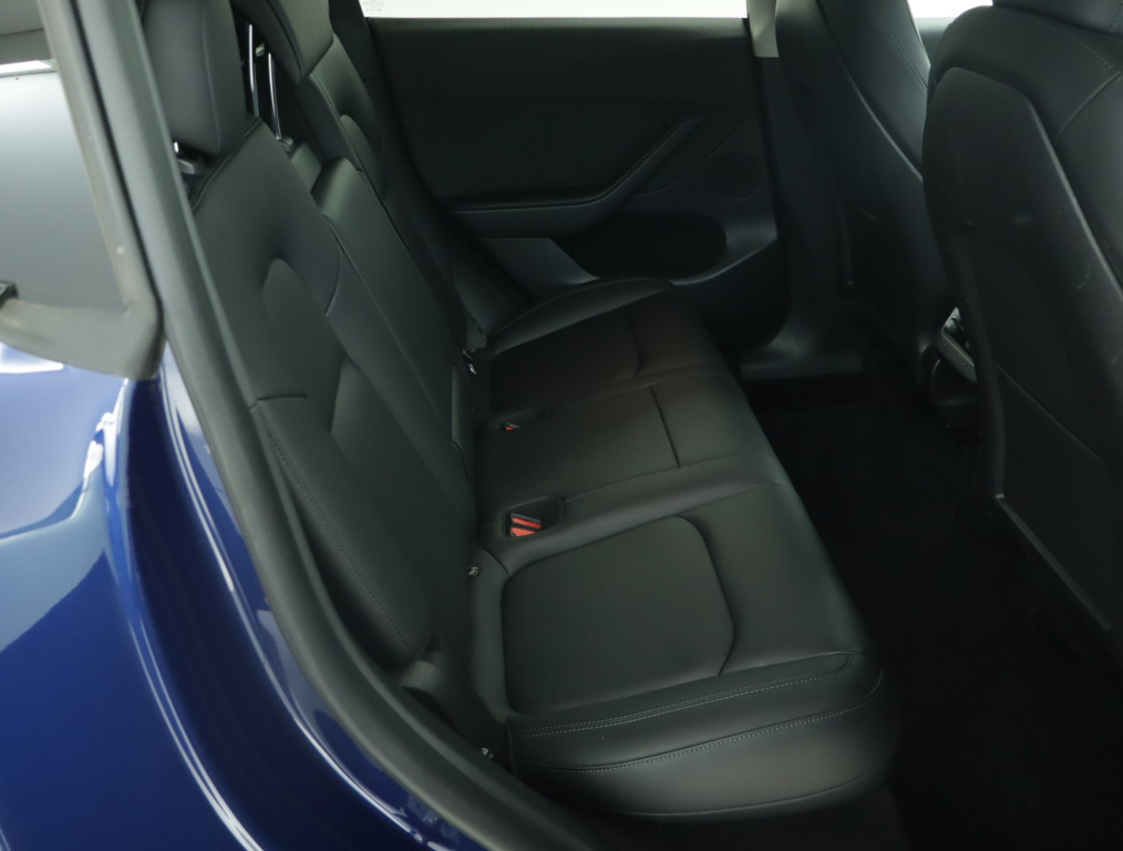 Tesla Model Y 4x4 2023 11