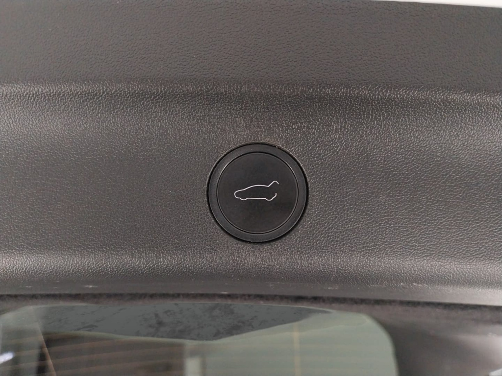 Tesla Model Y 4x4 2023 22