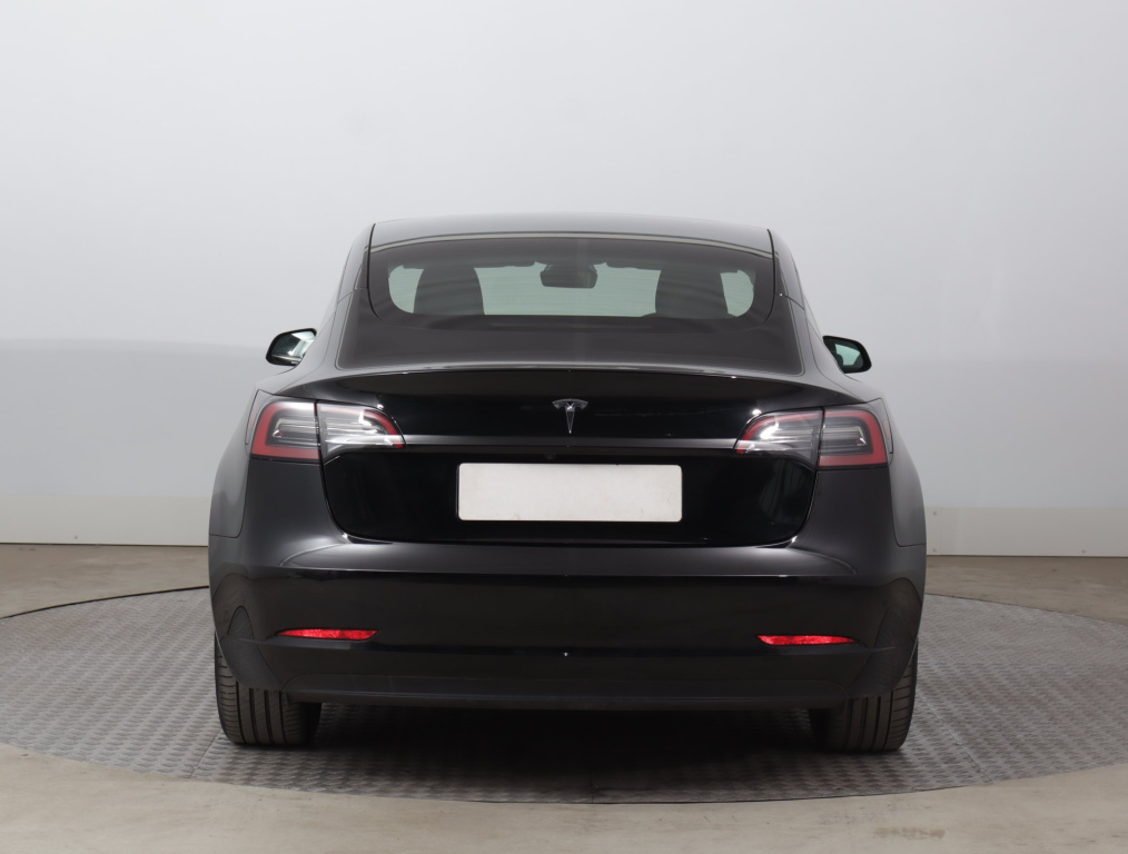 Tesla Model 3 2023 6