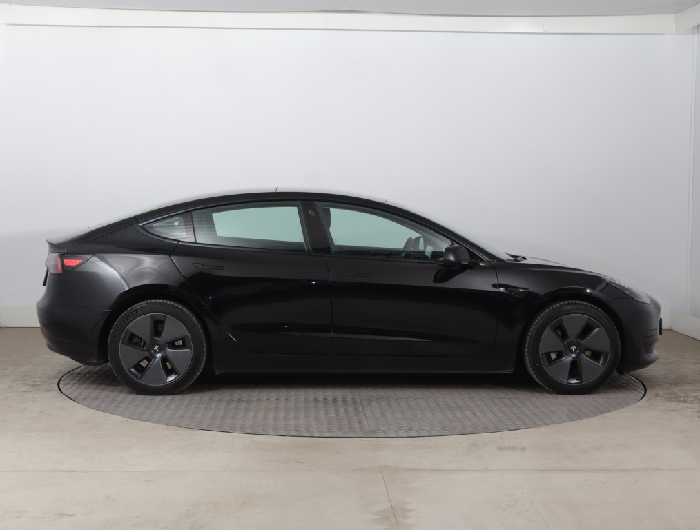 Tesla Model 3 2023 8
