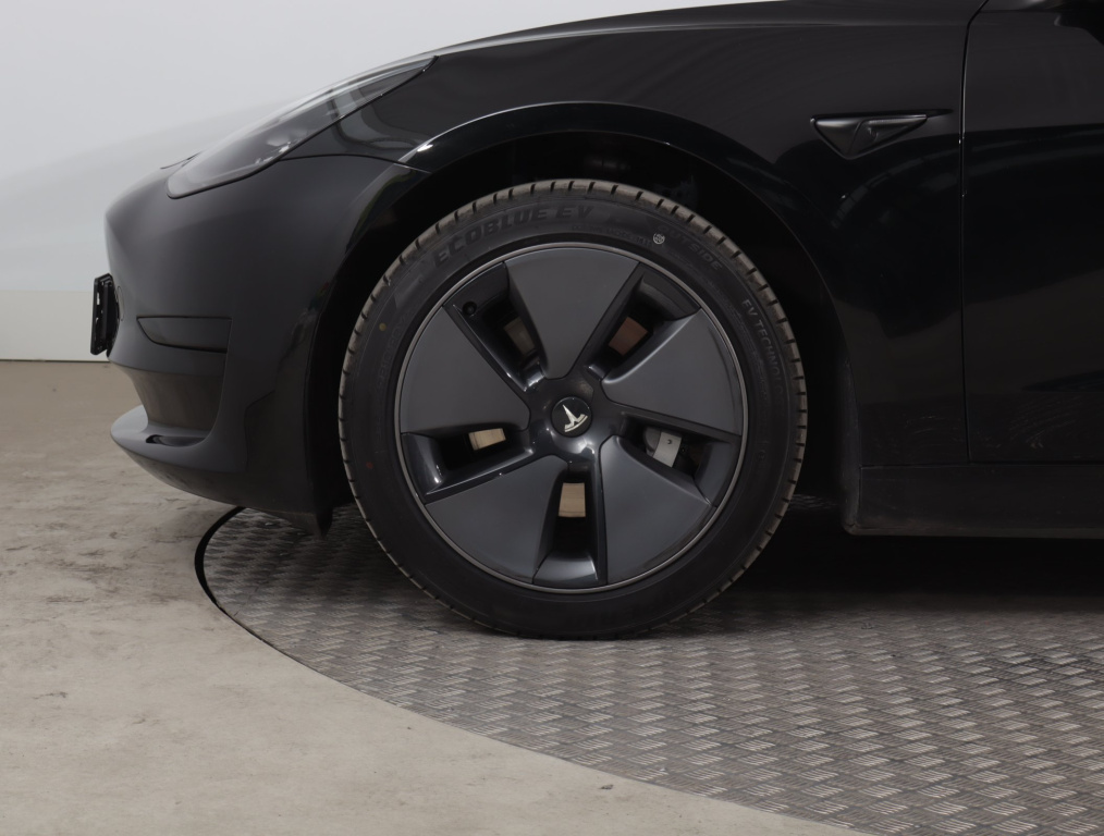 Tesla Model 3 2023 18