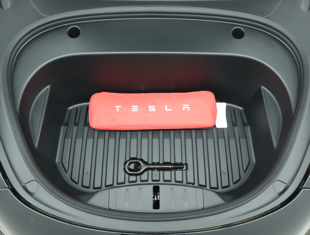 Tesla Model 3 2023 21
