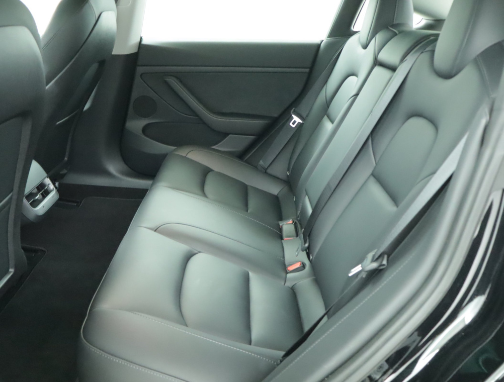 Tesla Model 3 2023 12