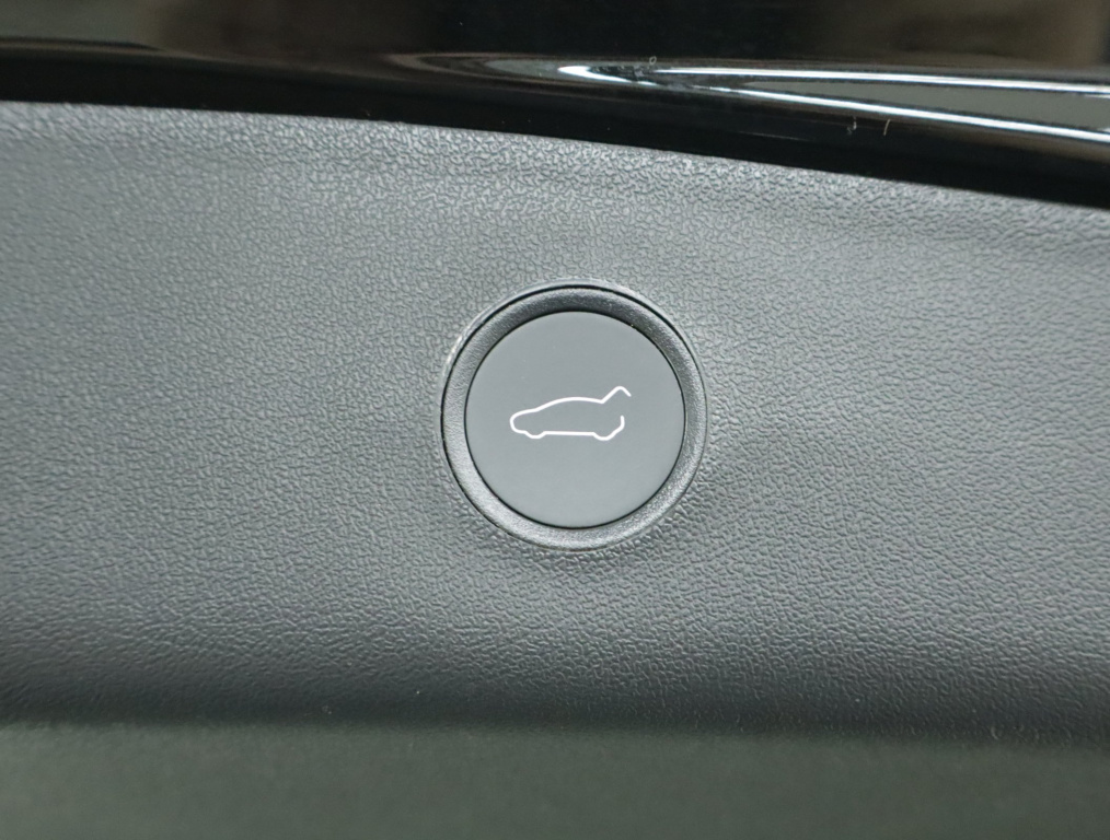 Tesla Model 3 2023 23