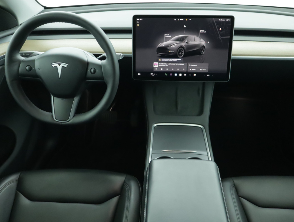 Tesla Model Y 4x4 2023 9