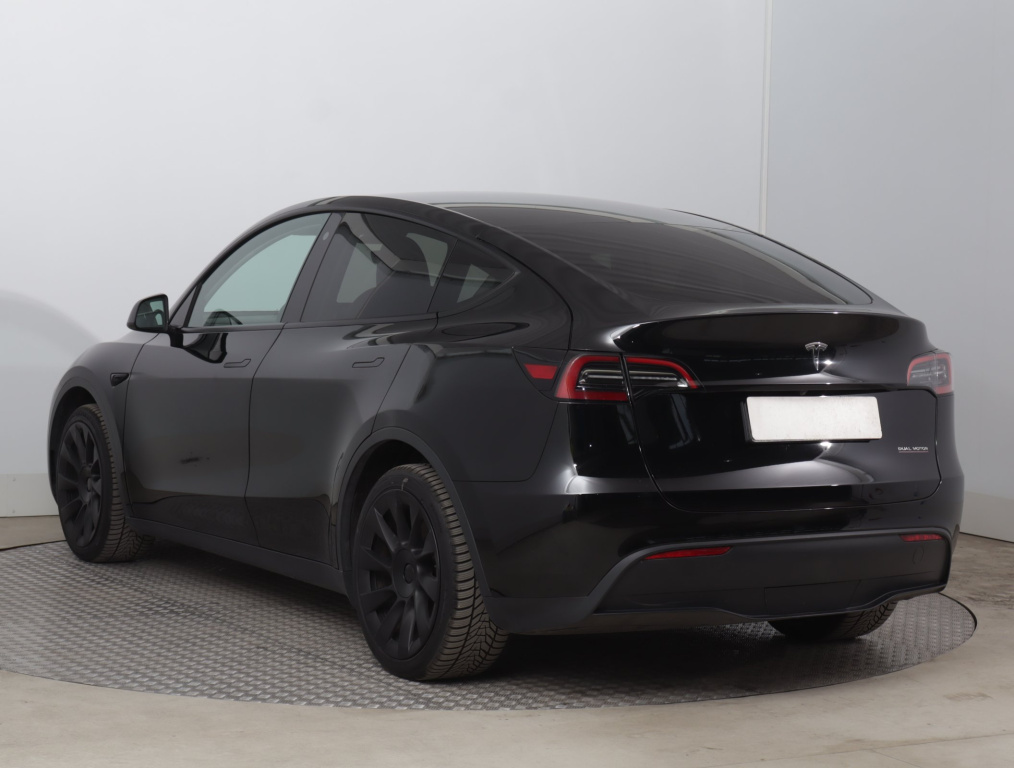 Tesla Model Y 4x4 2023 5