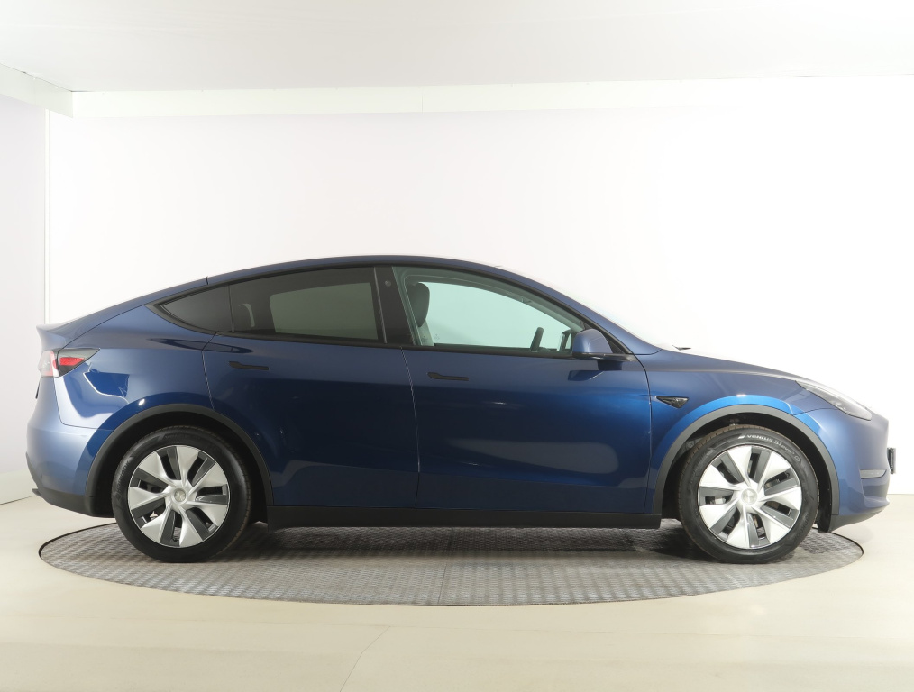 Tesla Model Y 4x4 2023 8