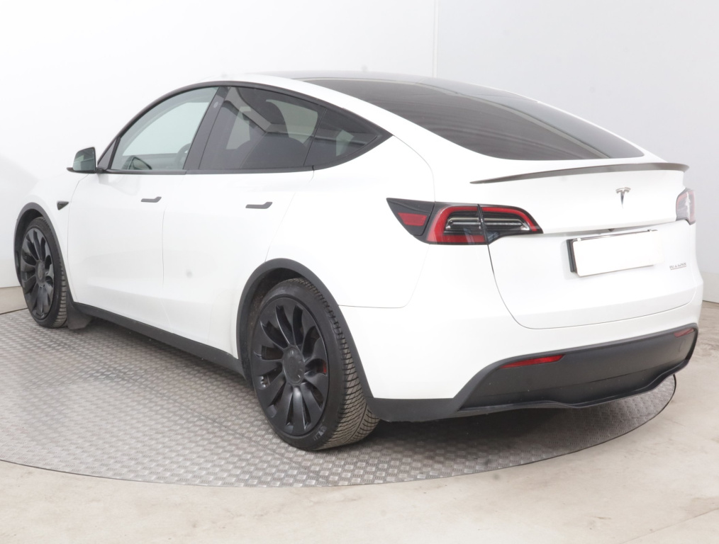 Tesla Model Y 4x4 2022 5