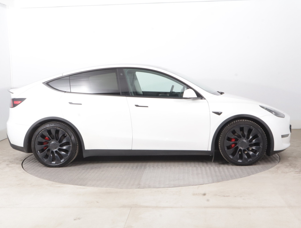 Tesla Model Y 4x4 2022 8