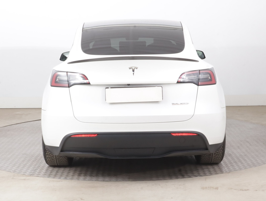 Tesla Model Y 4x4 2022 6