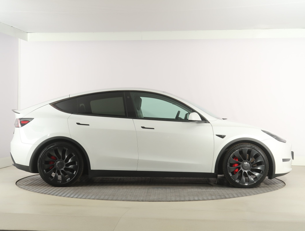 Tesla Model Y 4x4 2023 8