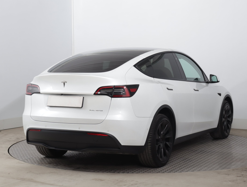 Tesla Model Y 4x4 2021 7