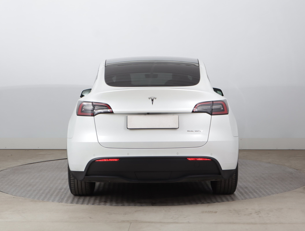 Tesla Model Y 4x4 2021 6