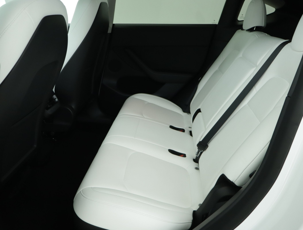 Tesla Model Y 4x4 2021 12