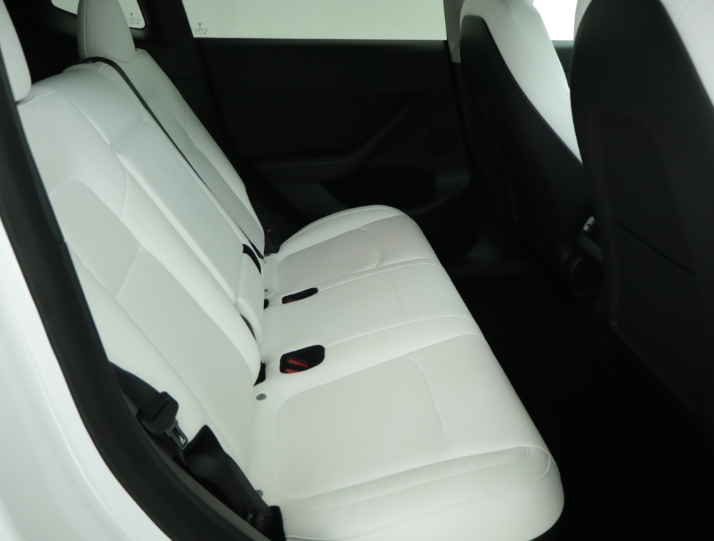 Tesla Model Y 4x4 2021 11