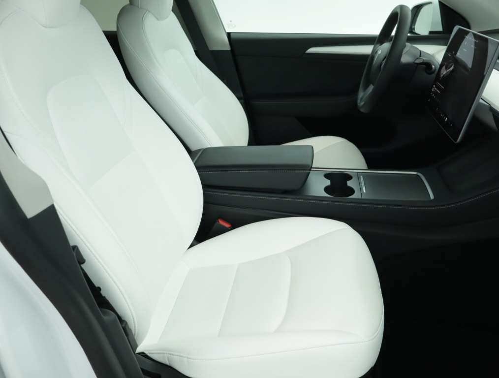Tesla Model Y 4x4 2021 10