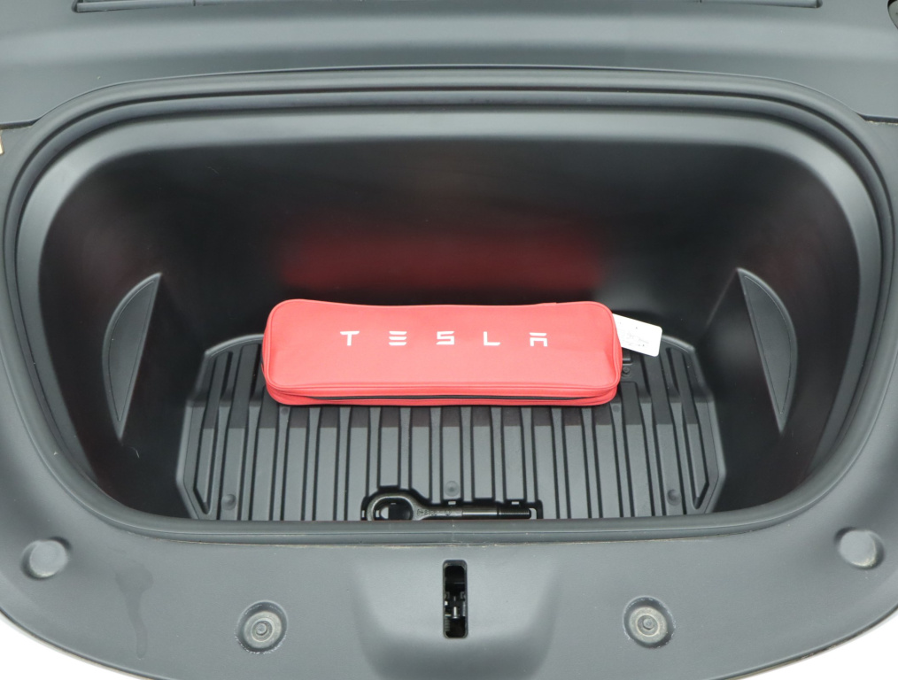 Tesla Model Y 4x4 2021 21