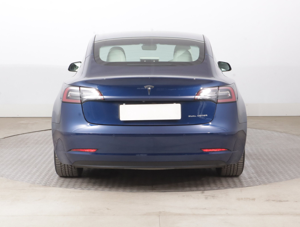 Tesla Model 3 4x4 2020 6