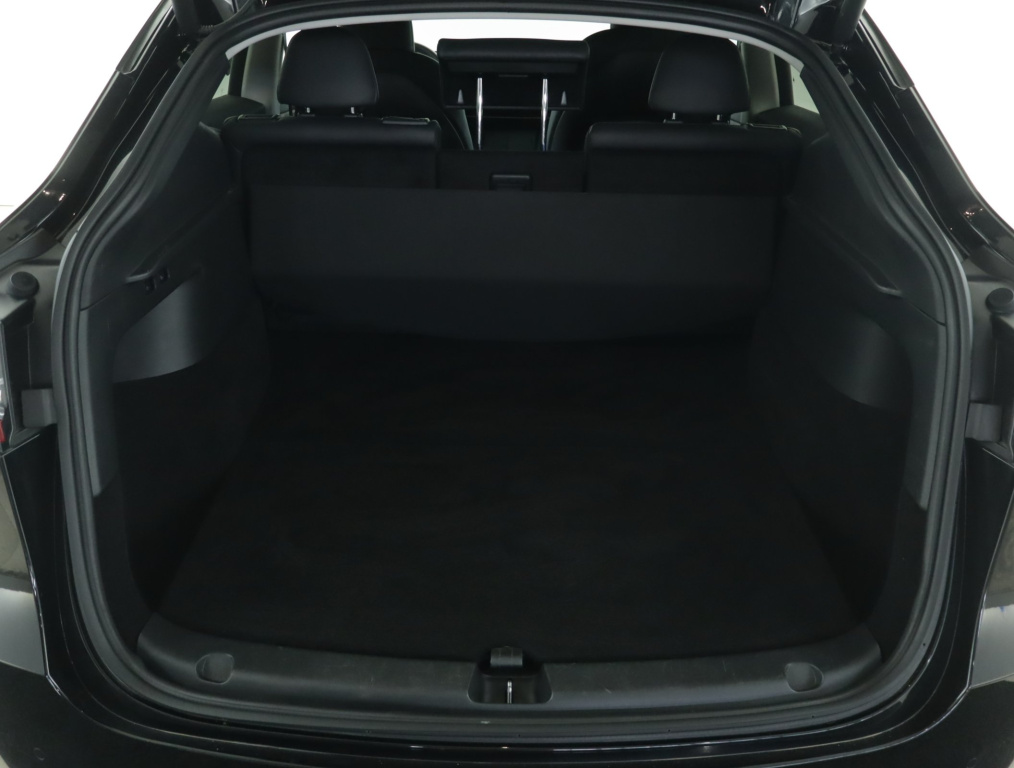 Tesla Model Y 4x4 2022 17