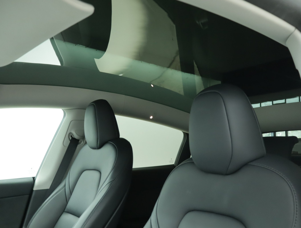 Tesla Model Y 4x4 2022 22
