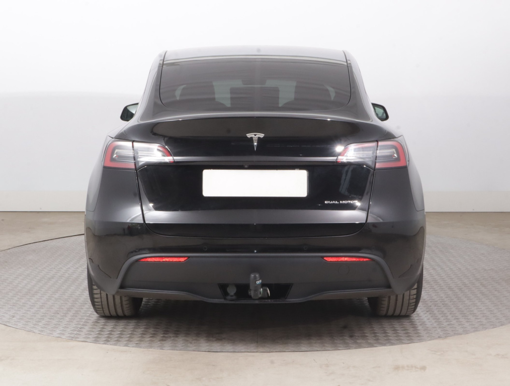 Tesla Model Y 4x4 2022 6