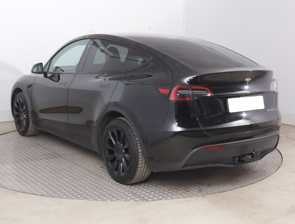 Tesla Model Y 4x4 2022 5