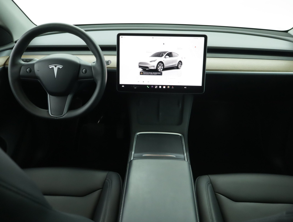 Tesla Model Y 4x4 2023 9