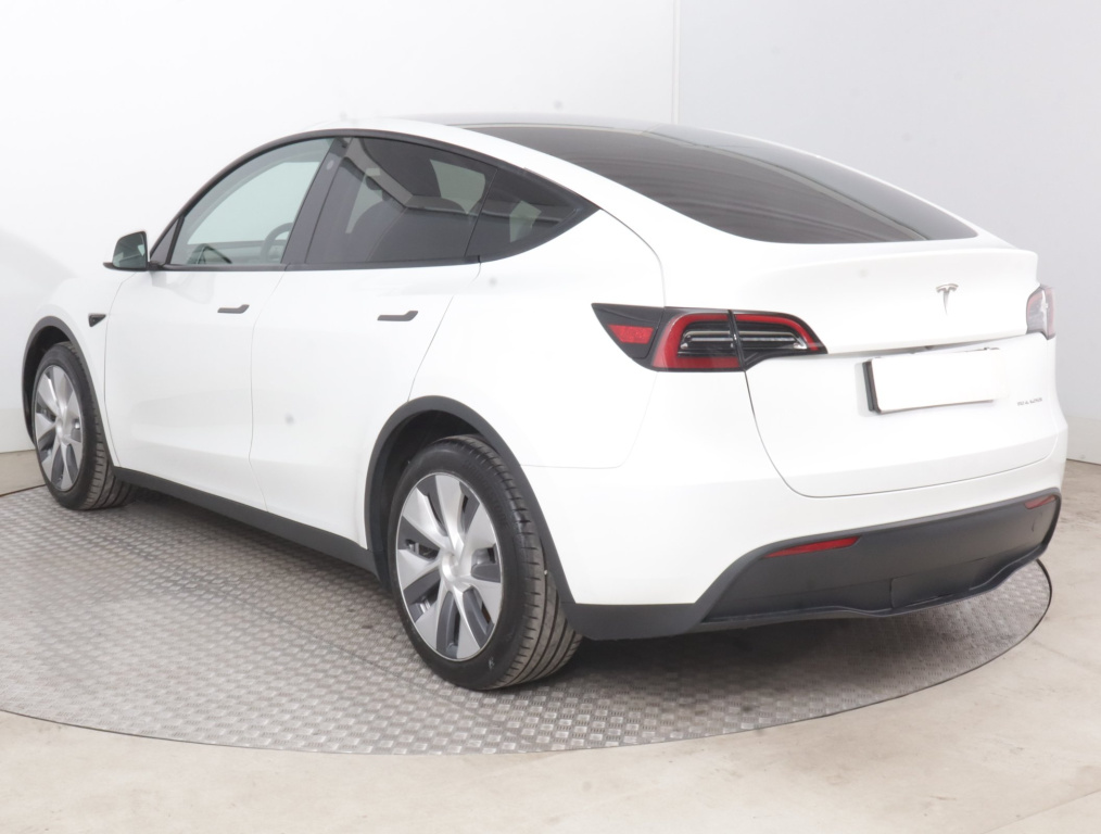 Tesla Model Y 4x4 2023 5