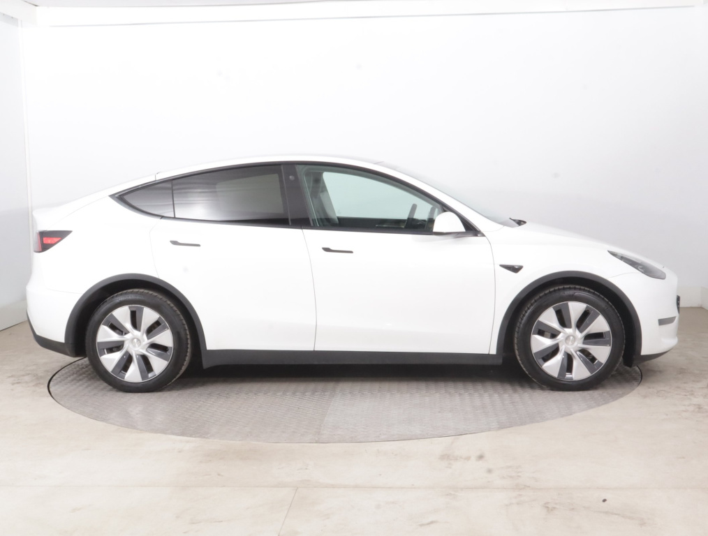 Tesla Model Y 4x4 2023 8