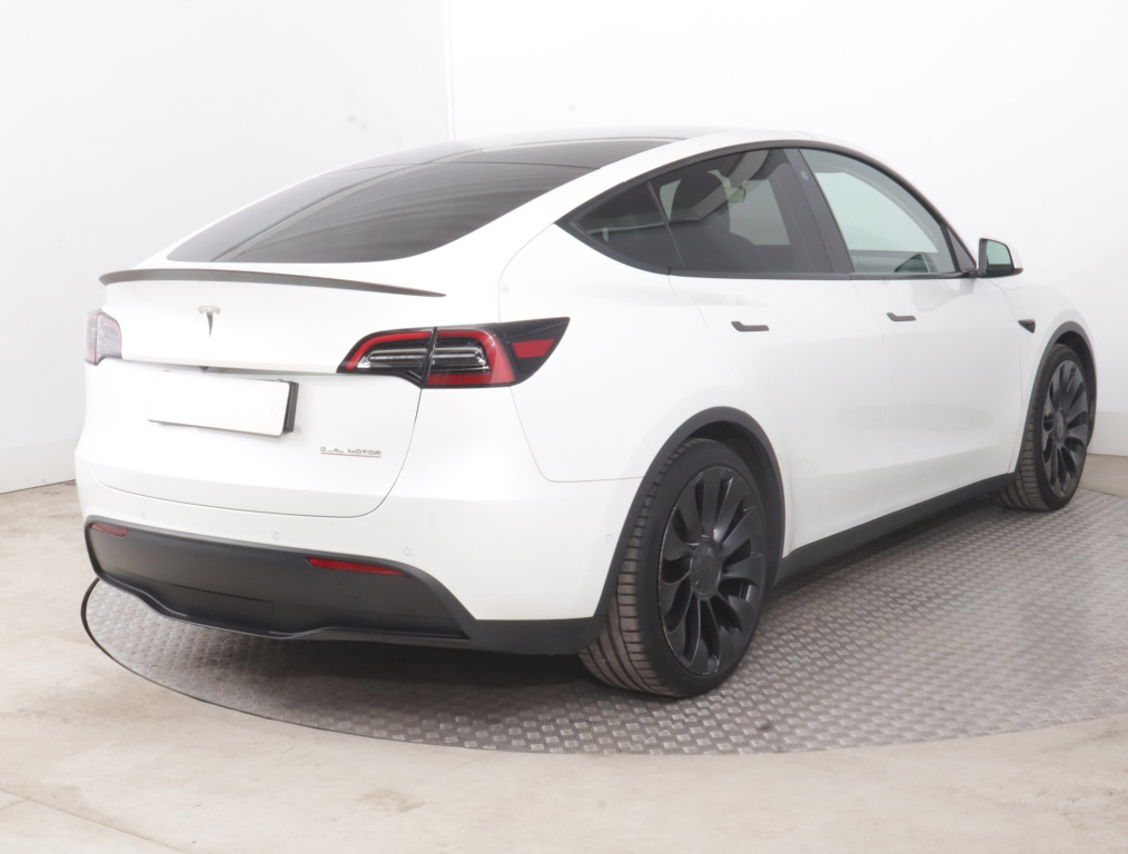 Tesla Model Y 4x4 2022 7