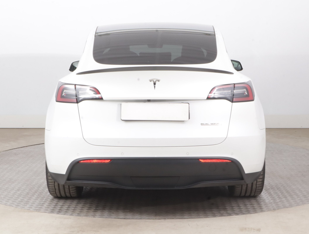 Tesla Model Y 4x4 2022 6