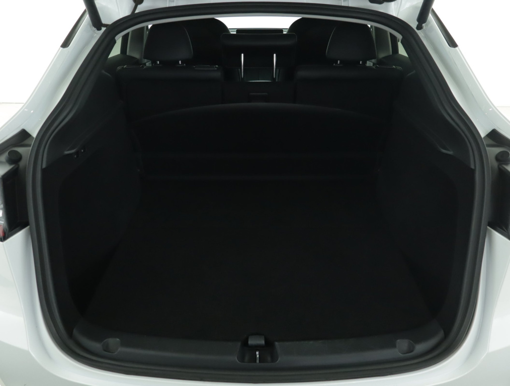 Tesla Model Y 4x4 2022 17