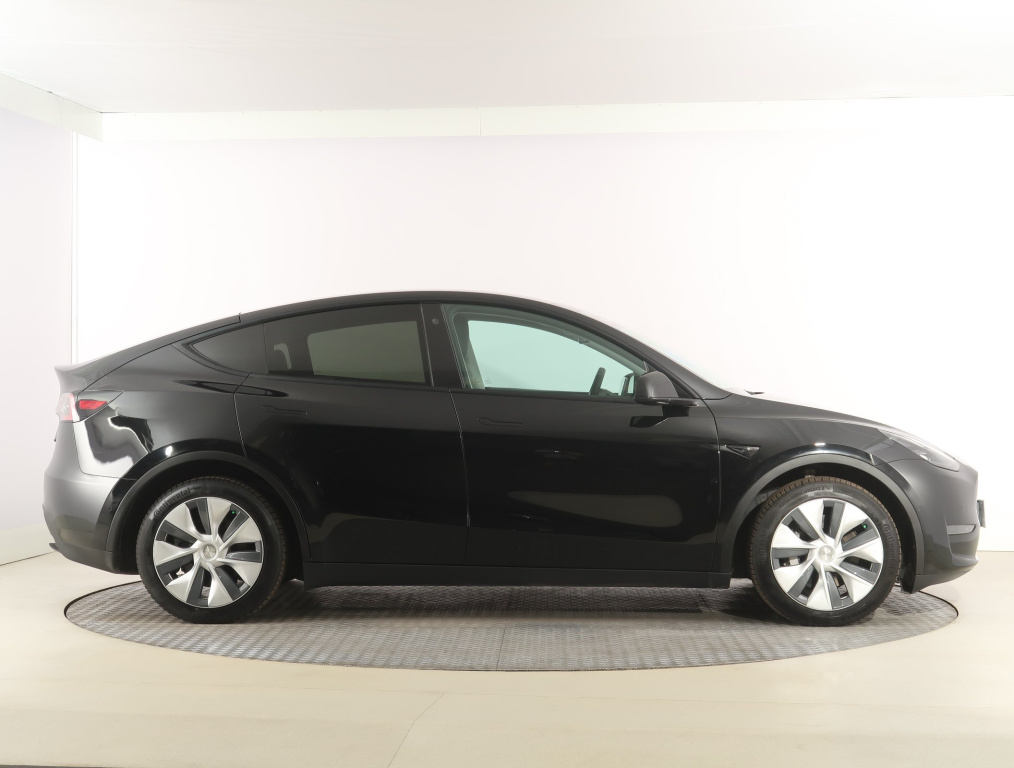 Tesla Model Y 4x4 2022 8