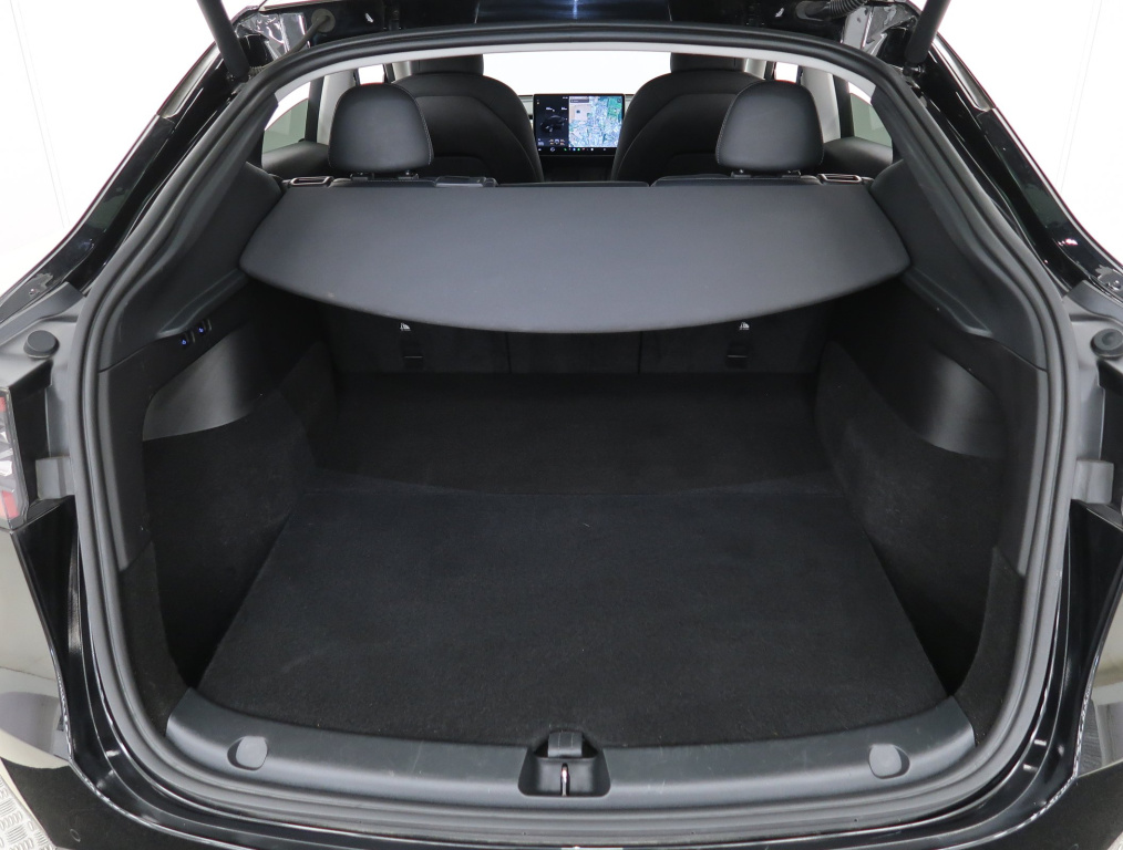 Tesla Model Y 4x4 2022 16