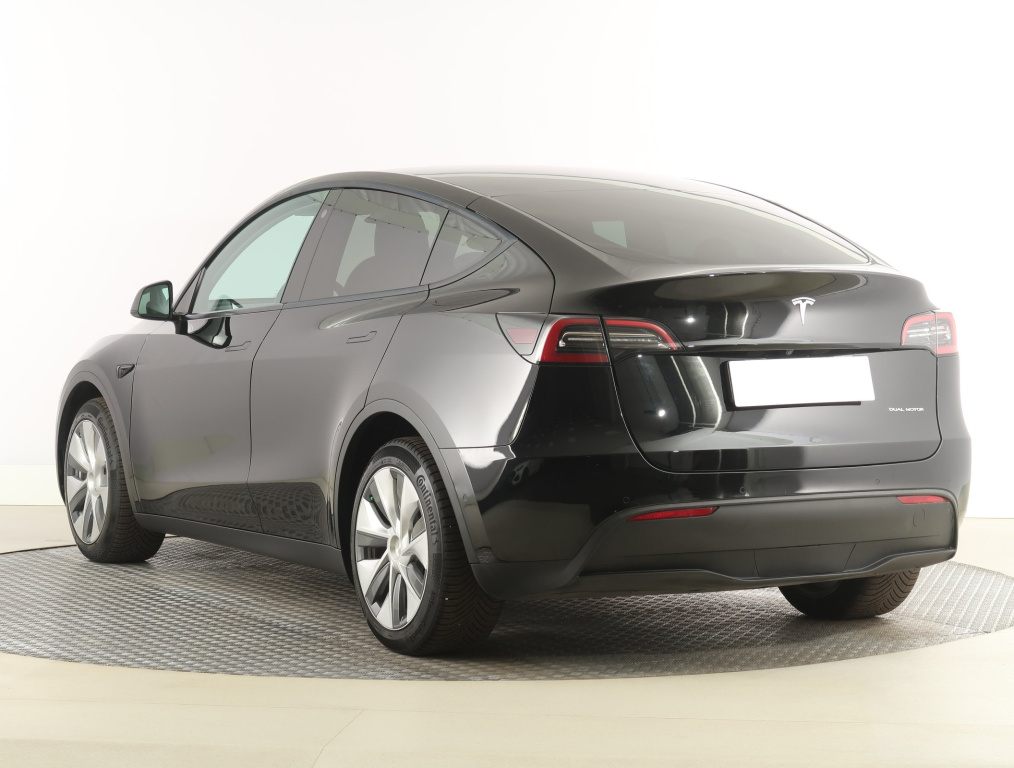 Tesla Model Y 4x4 2022 5